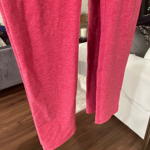 Outdoor Voices 3/4 warm up leggings in flamingo pink. Size small - Picture 13 of 13